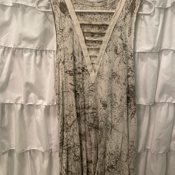 Clothes - Picture 5 of 7